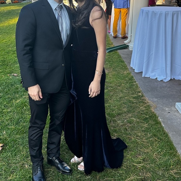 DRESS IS NAVY. LAST 2 PICTURES ARE FOR REFERENCE (same dress different color) - Picture 3 of 5